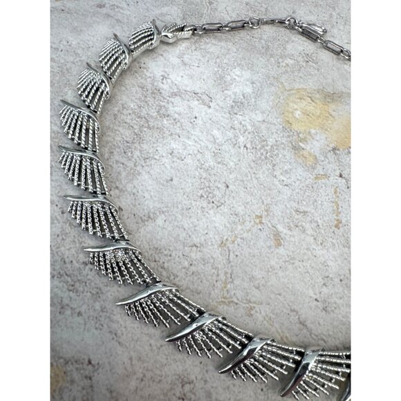 Coro Vintage Silver Tone Wing Necklace Fan Shell - Picture 2 of 6